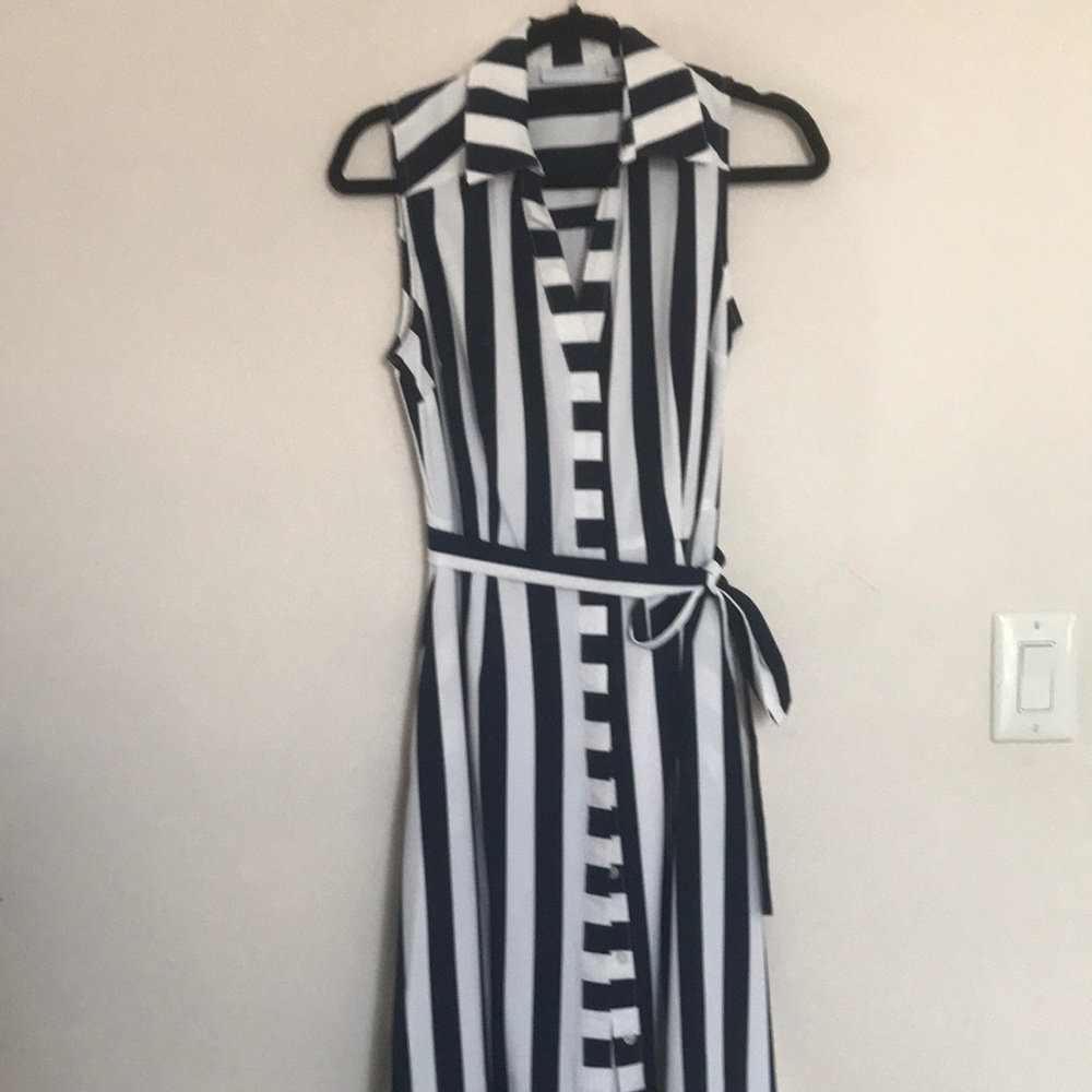 NY & Company Navy and White Büttinger Down Dress w/ pockets
